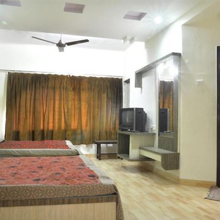 Hotel Sharan Shirdi Zewnętrze zdjęcie